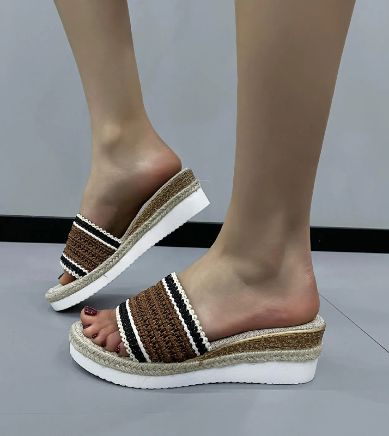 2023 nuove scarpe da donna estive romane pantofole da donna con zeppa intrecciate casual comode pantofole da spiaggia comode fem