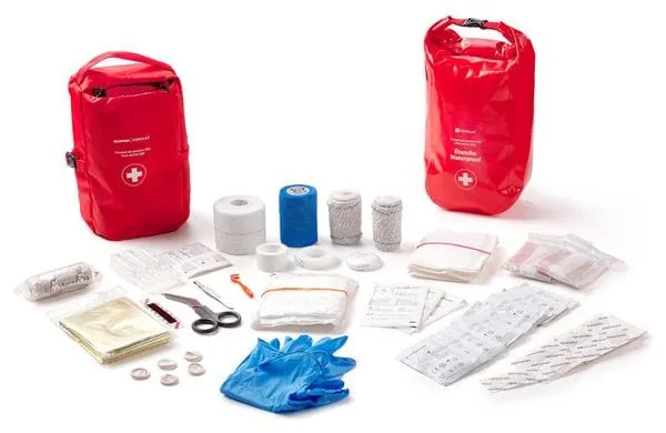 Kit di pronto soccorso impermeabile Forclaz 900 Red (80 pezzi)