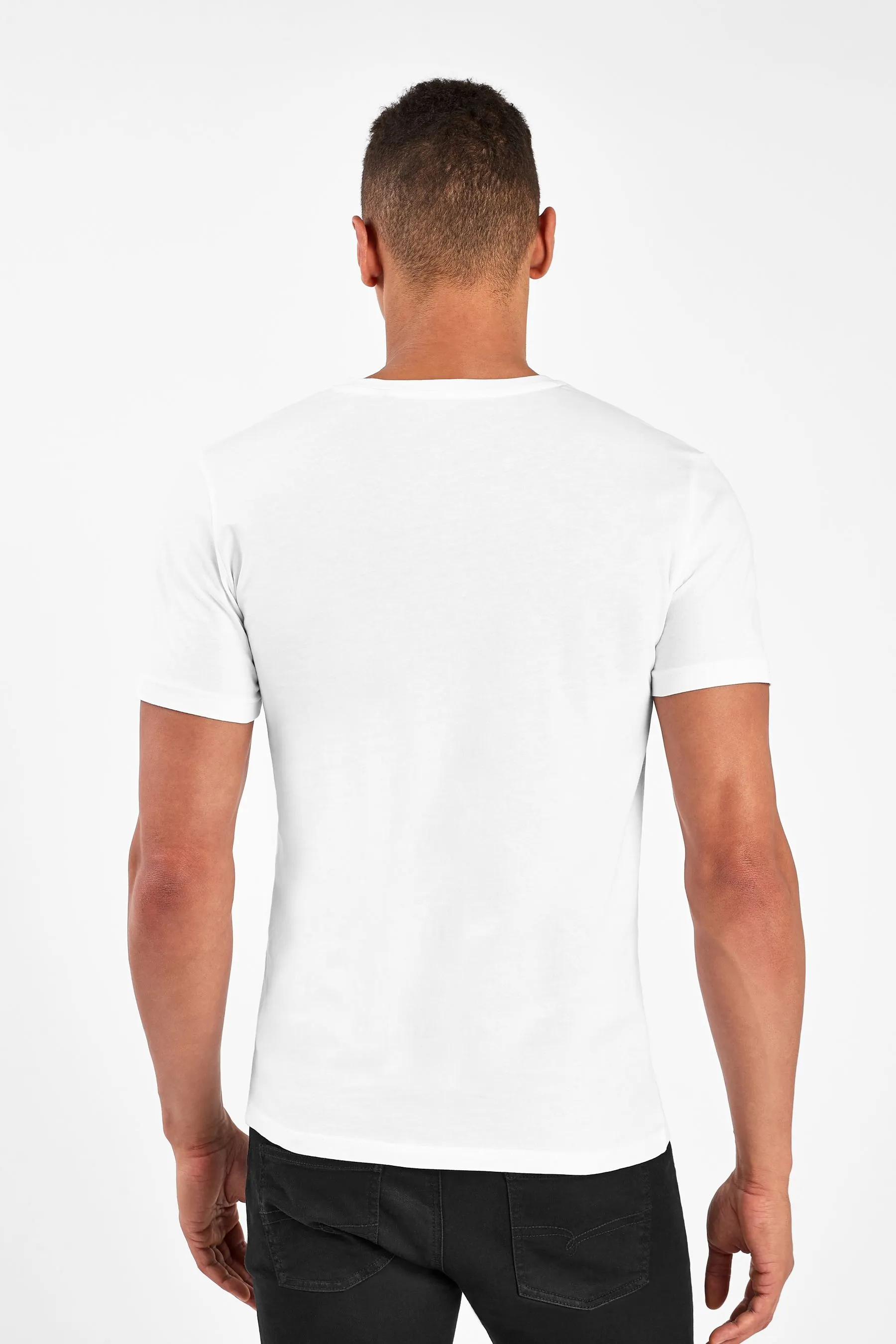 T-shirt must-have con scollo a V